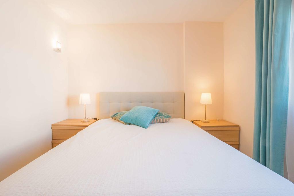 1-Minute Walk To The Metro And 2 To The Supermarket Lisbon Bagian luar foto